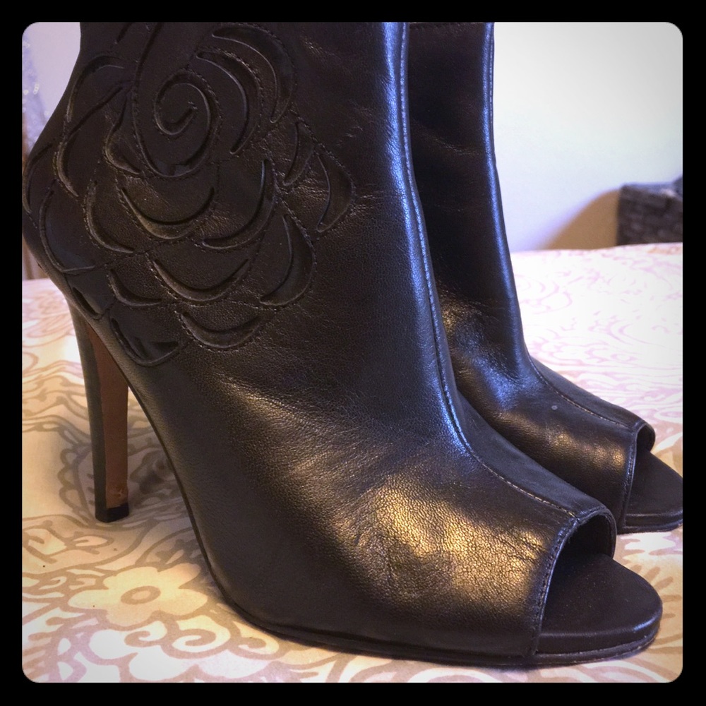 Vince Camino black  size 5 1/2
